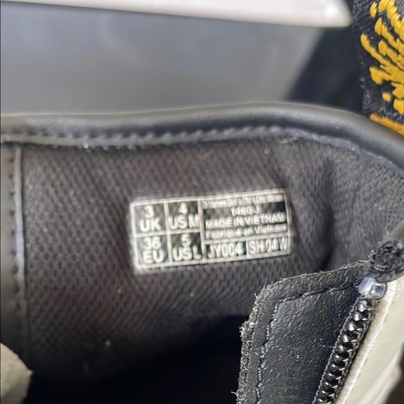 Dr.martins white Translucent Sole with Cross Logo lace up side s
Zipper unisex - Picture 12 of 14